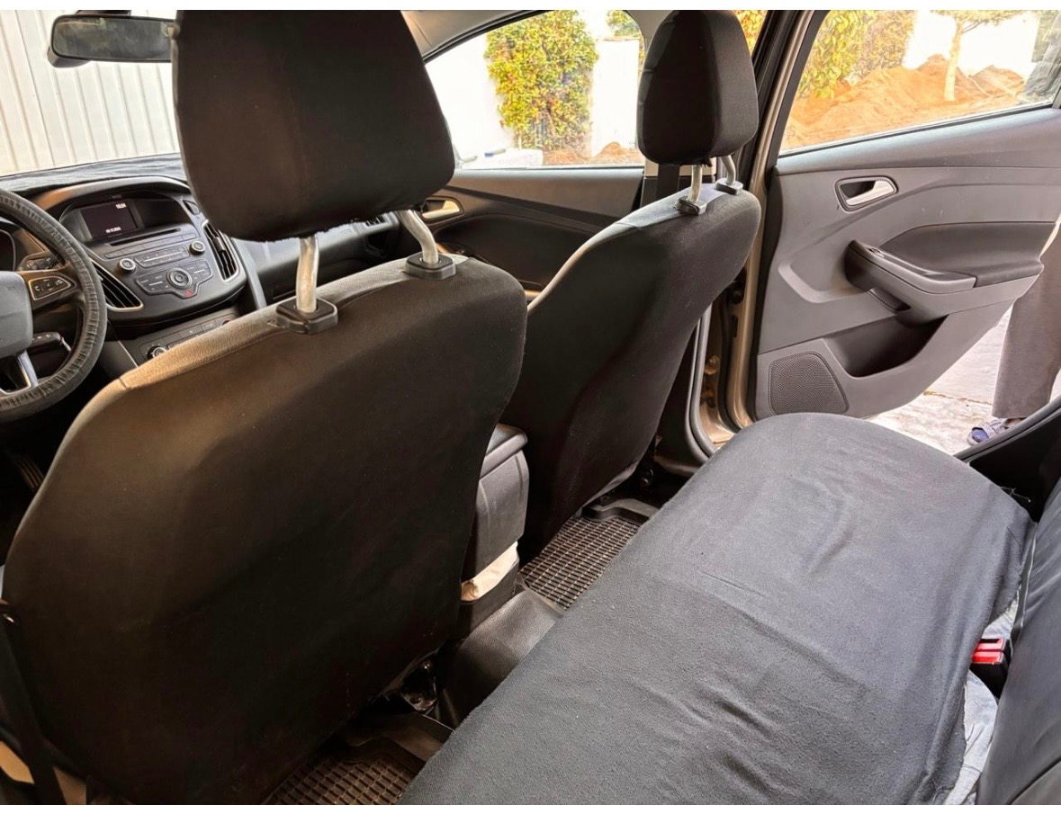 A vendre ford focus faible km très bon état 