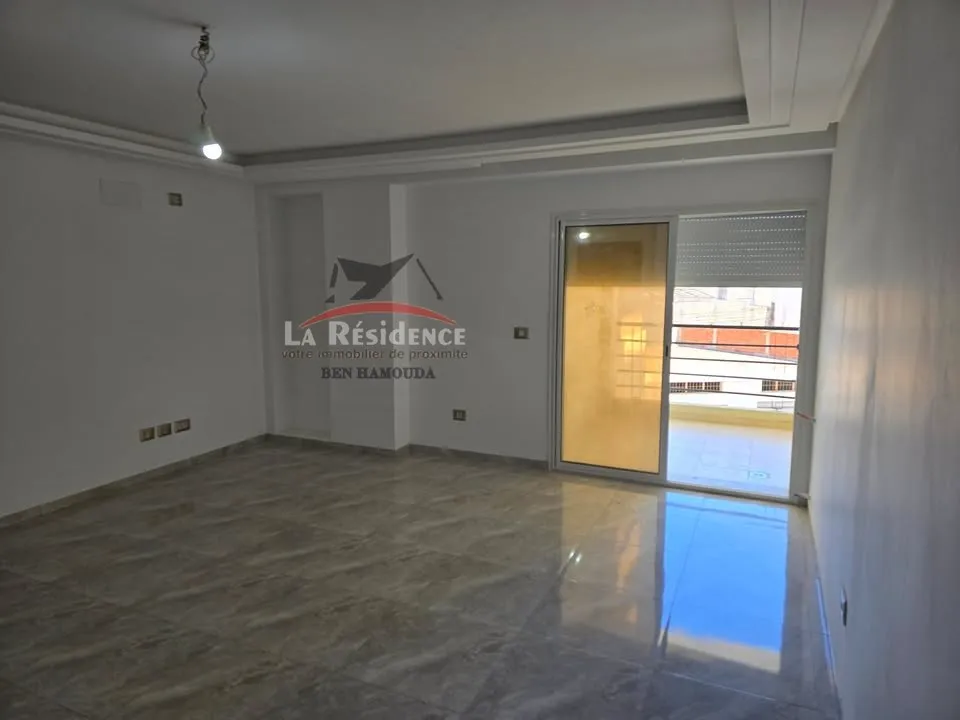 un bel appartement à vendre .ain meriem Bizerte