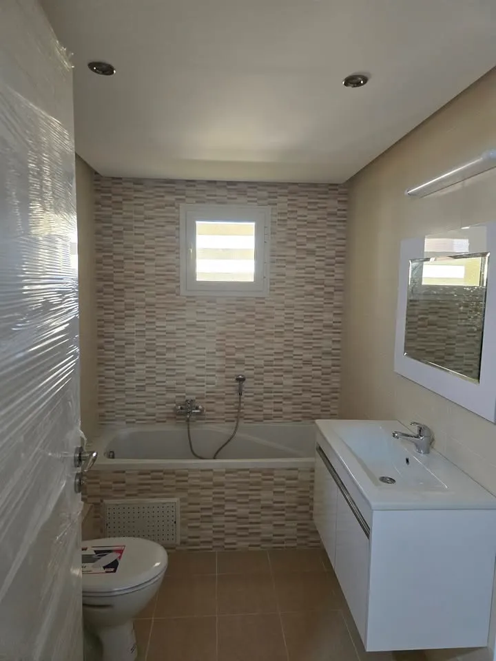 un bel appartement à vendre .ain meriem Bizerte