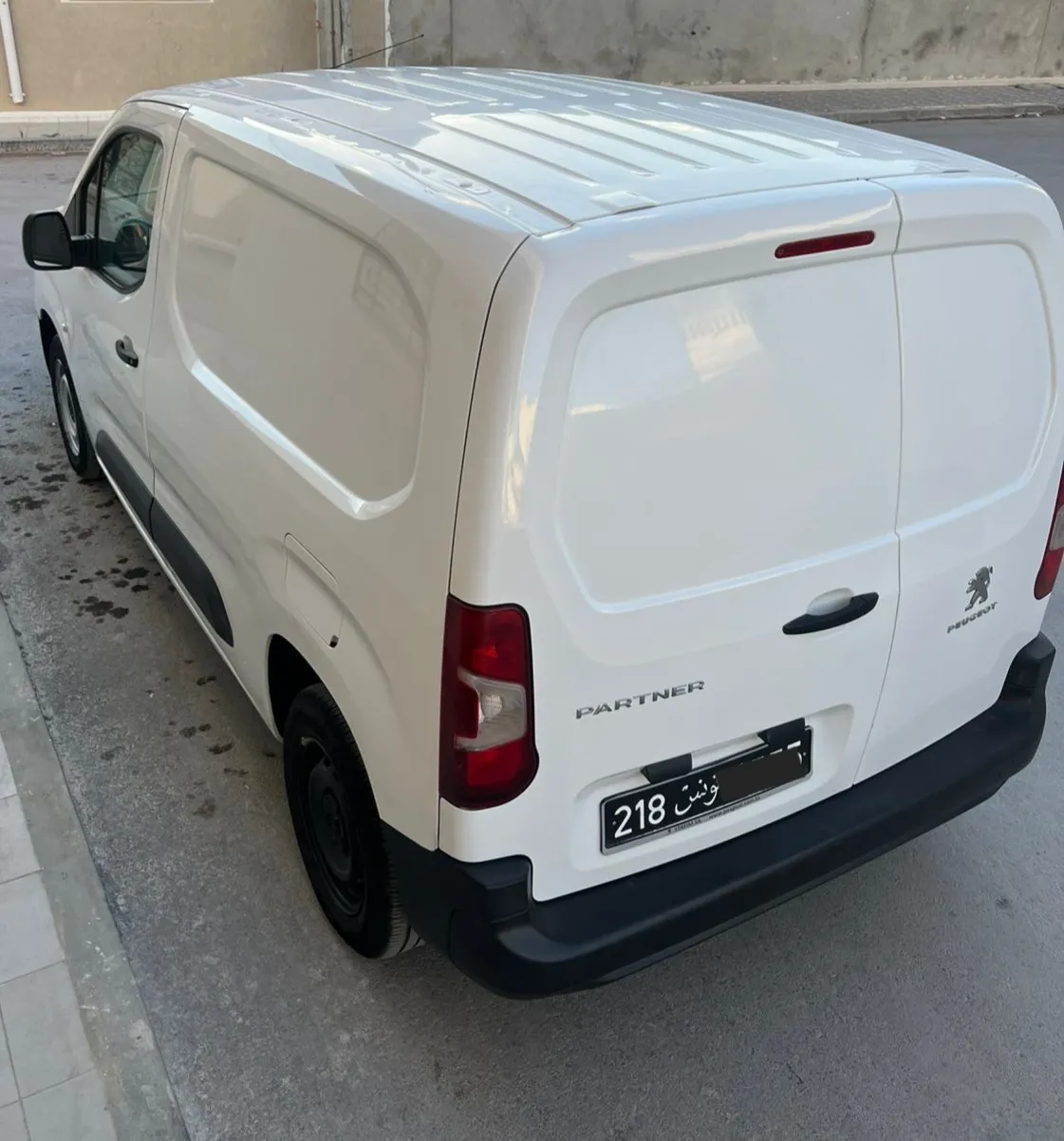 Peugeot partner k9 - 1ère main (1.6L e-HDI)