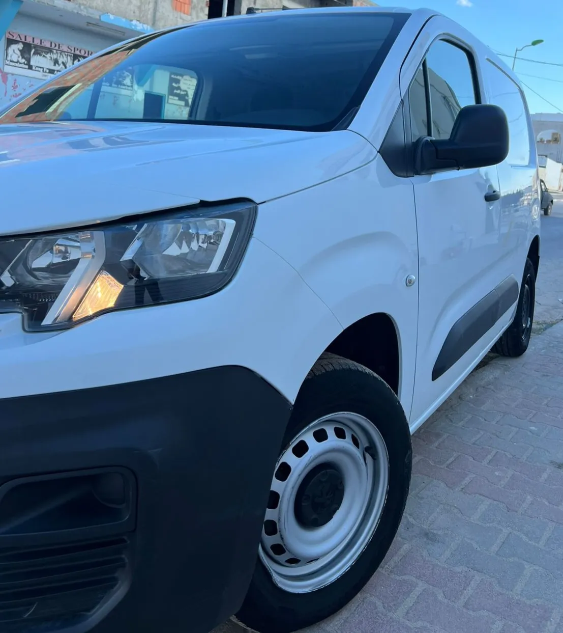 Peugeot partner k9 - 1ère main (1.6L e-HDI)