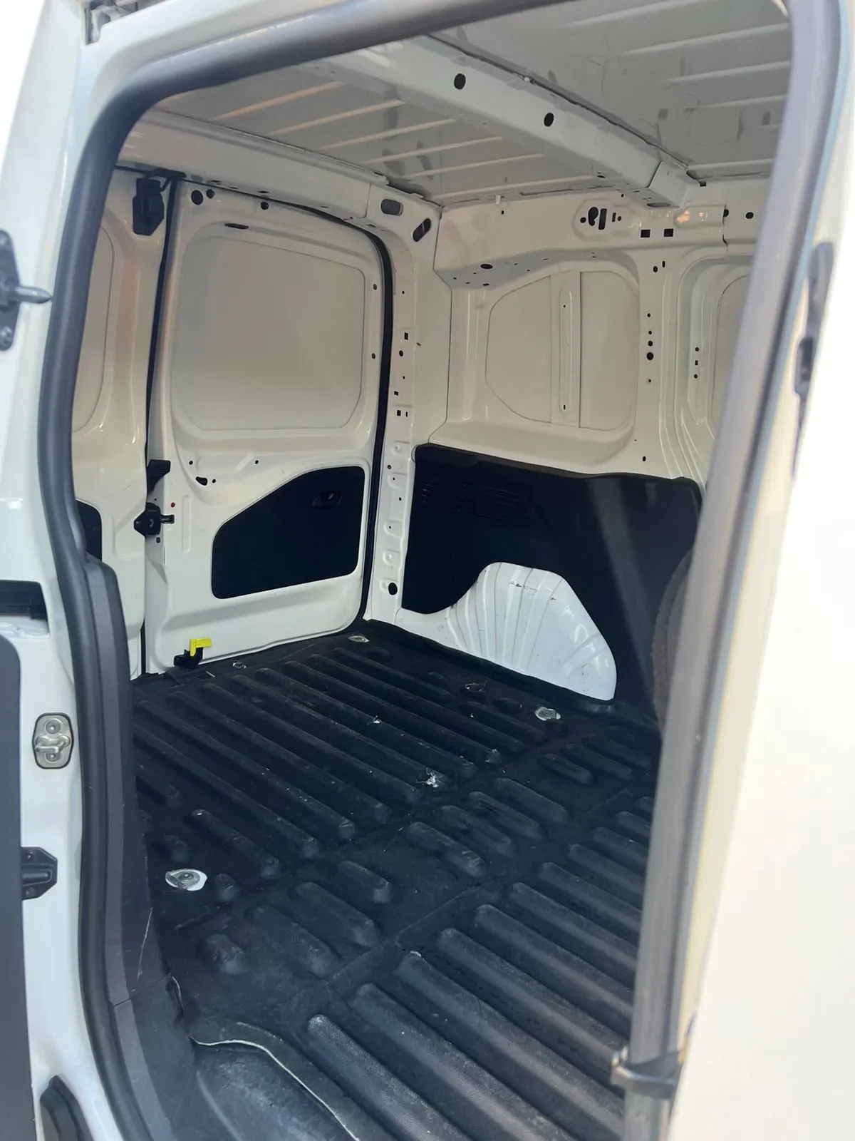 Peugeot partner k9 - 1ère main (1.6L e-HDI)