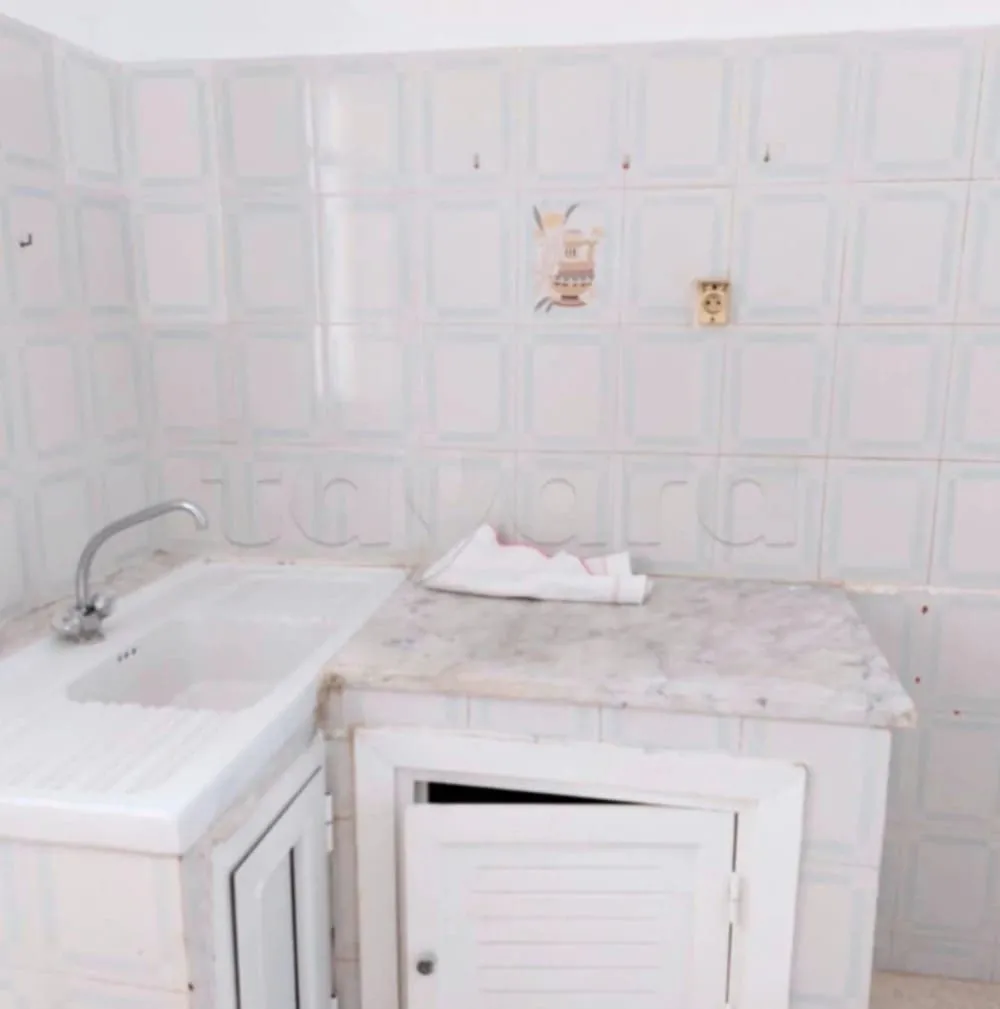 un appartement s+2 au 3éme étage(sans ascenseur) a louer situé a Bardo 2 en face pâtisserie ranim.