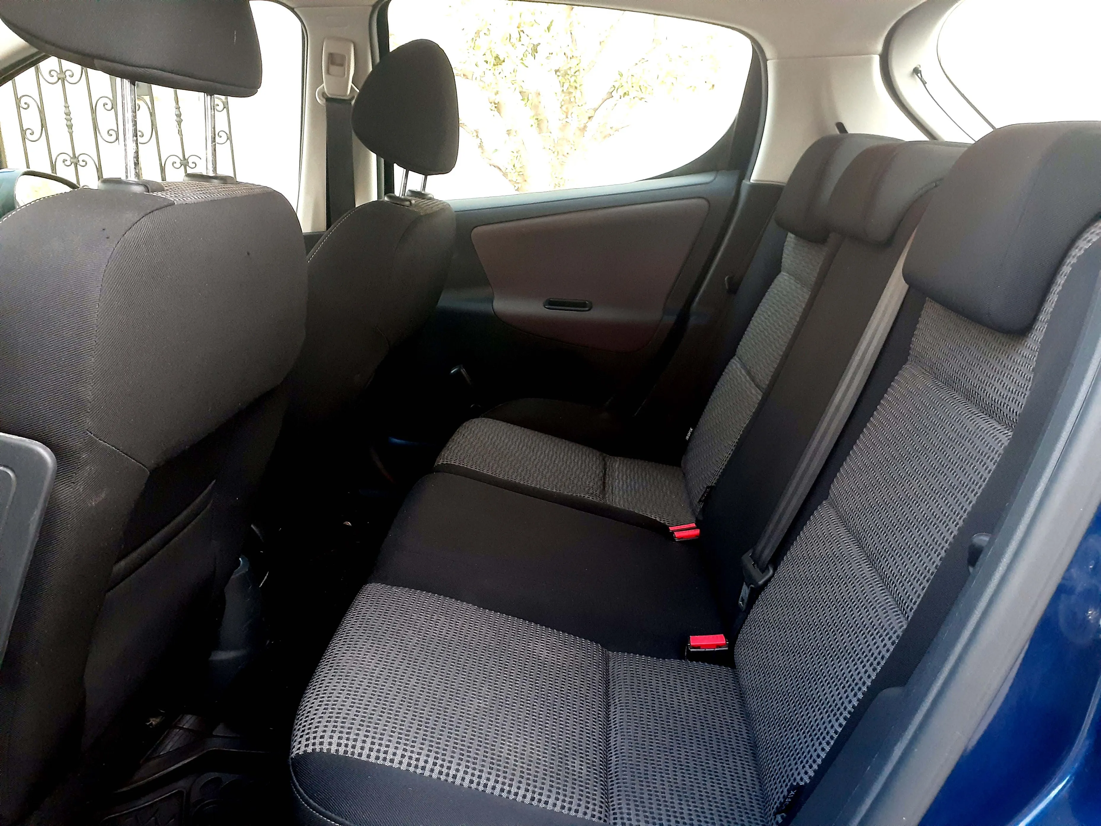 Peugeot 207 GAMME EDITION UNIQUE série205 km100 (تسجيل اول)