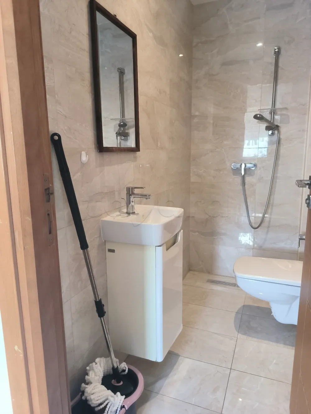 un appartement S+1 bien équipé situé à Menzah cité el mahrajen