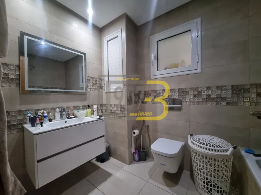 A Vendre  un Appartement S+2 à cité Ennasr 