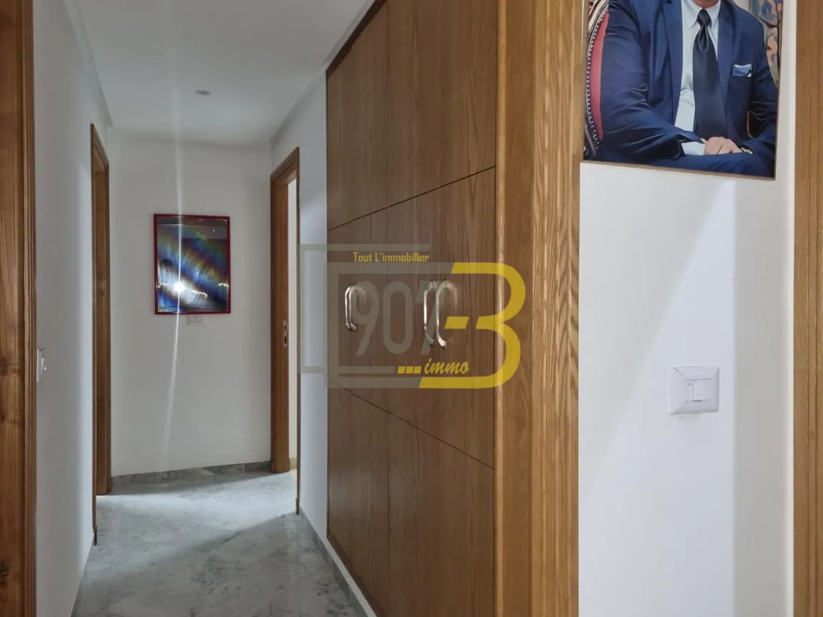 A Vendre  un Appartement S+2 à cité Ennasr 