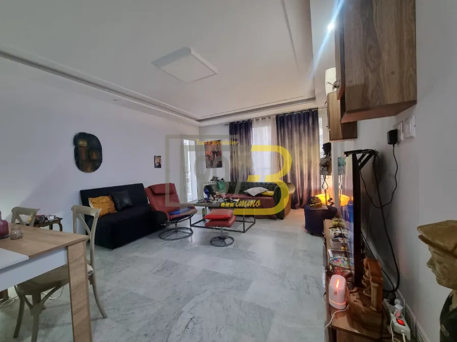 A Vendre  un Appartement S+2 à cité Ennasr 