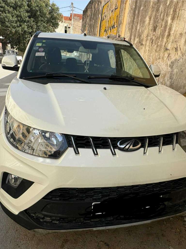 Mahindra kUV 100 k6