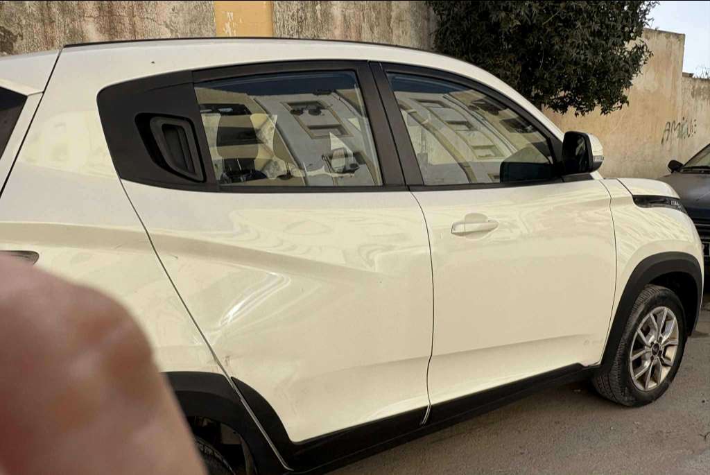 Mahindra kUV 100 k6