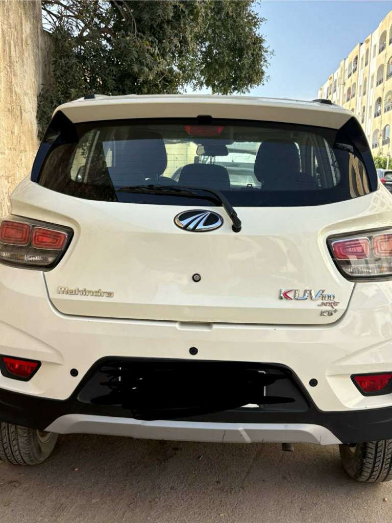 Mahindra kUV 100 k6