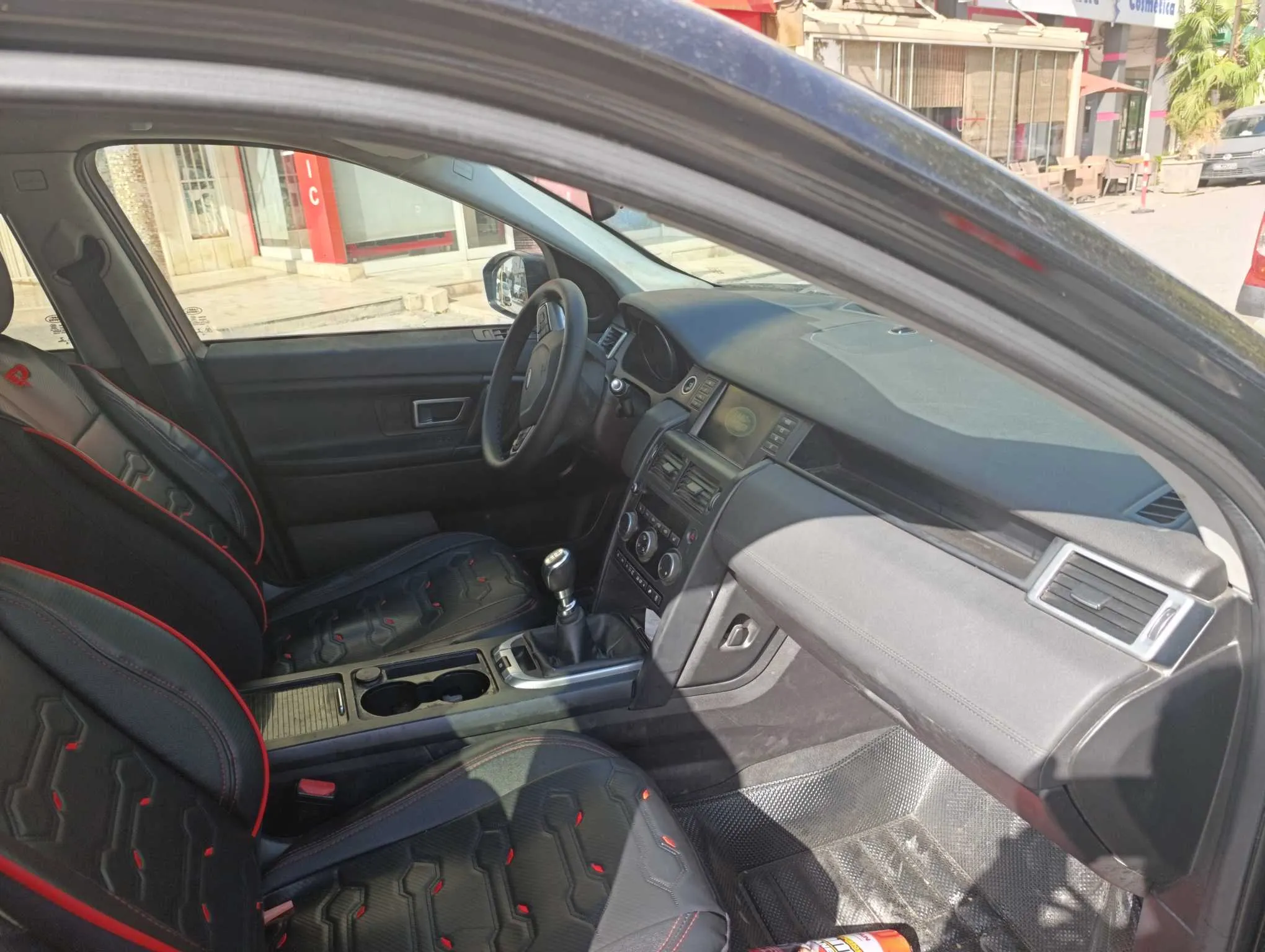 Land rover discovery sport model 2017