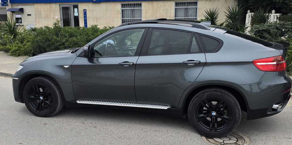 BMW X6 DIESEL 3L 15cv  2009 4 roues neuves   prix intéressant Affichage tête haute
On 