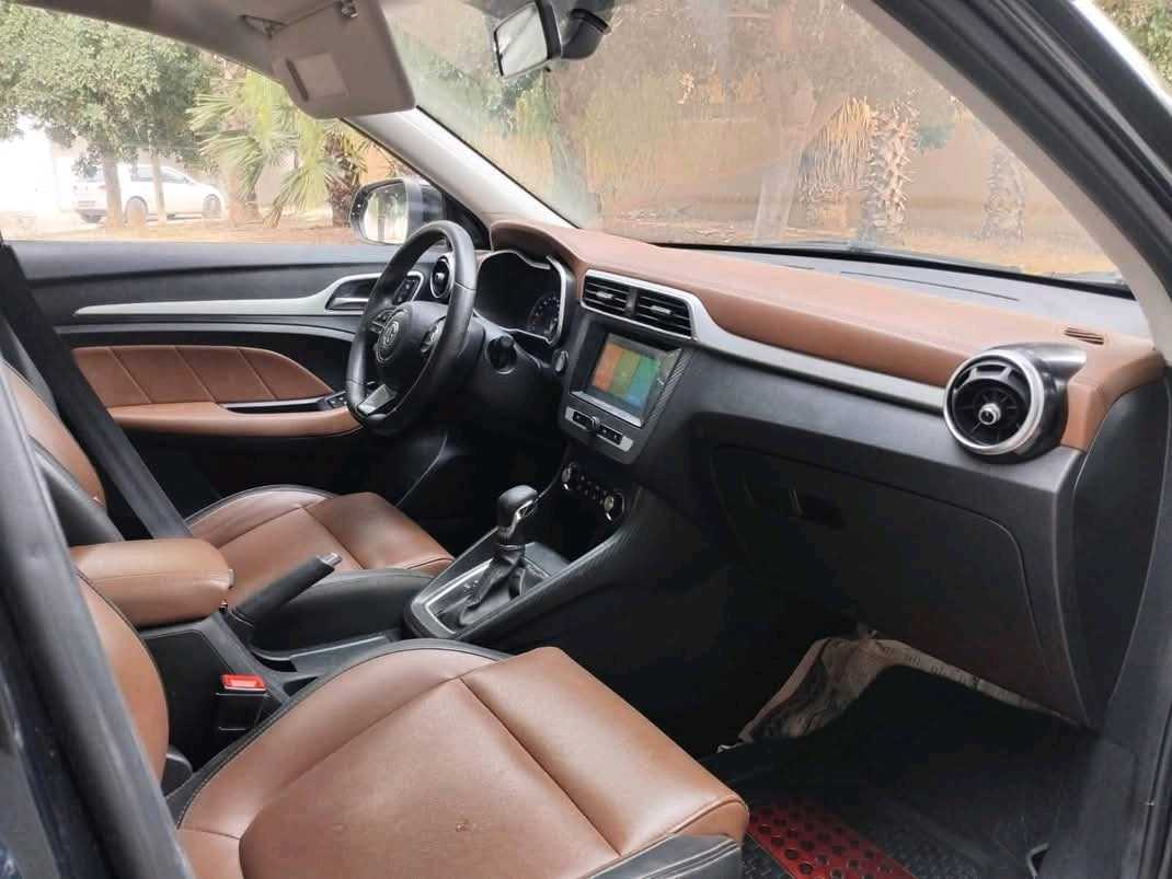M G ZS BOÎTE AUTOMATIQUE PREMIÈRE MAIN 
