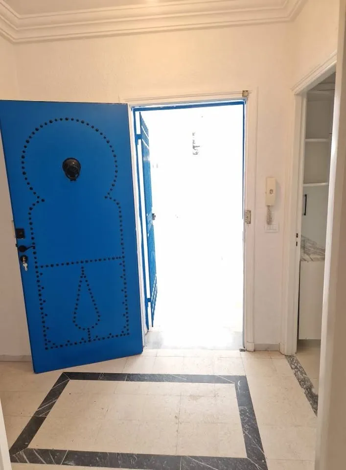Appartement s+3 à 50 m de la plage à Hammamet à vendre 51355351