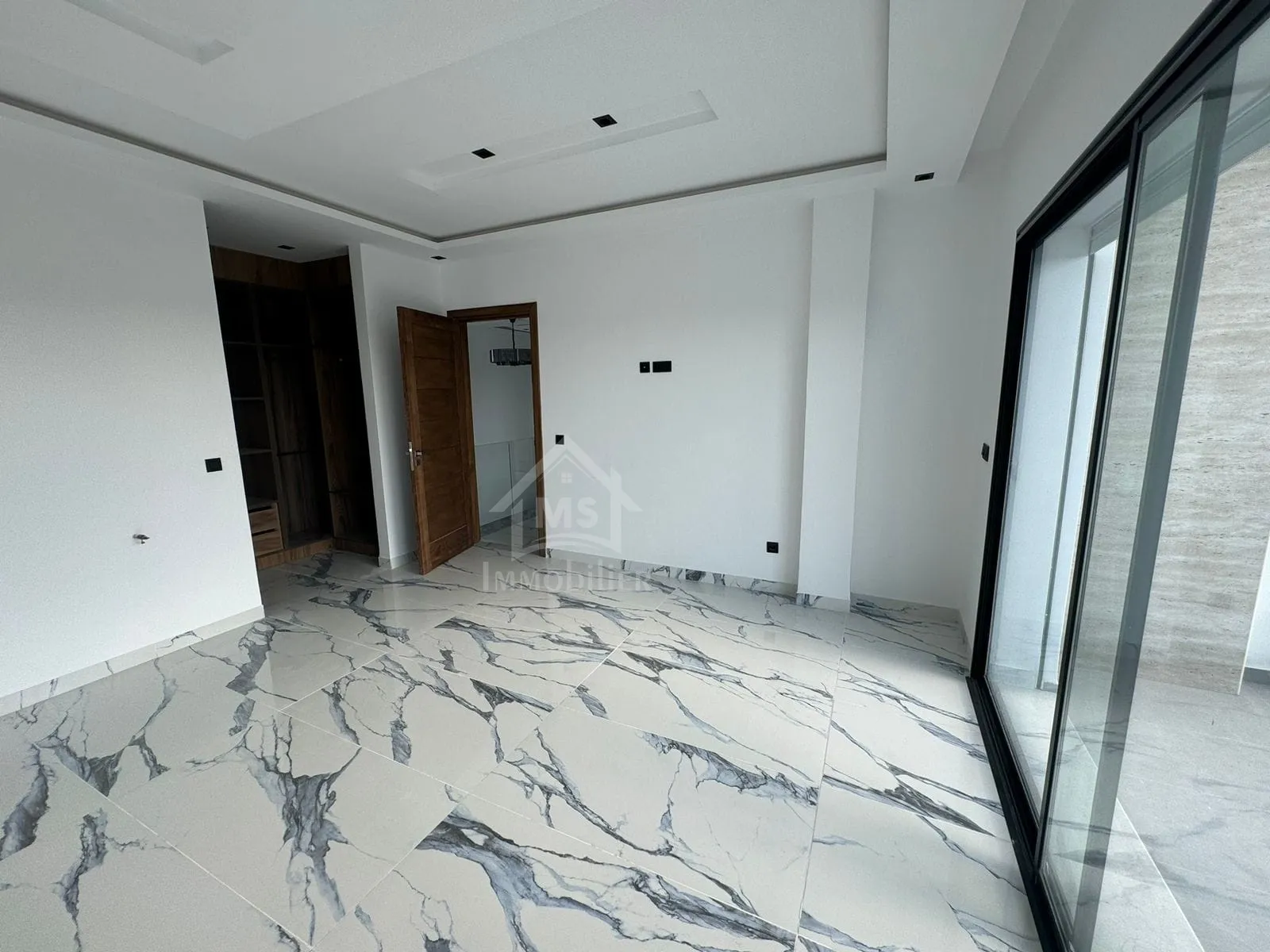 Villa S+4 toute neuve avec piscine à Hammamet à vendre 51355351