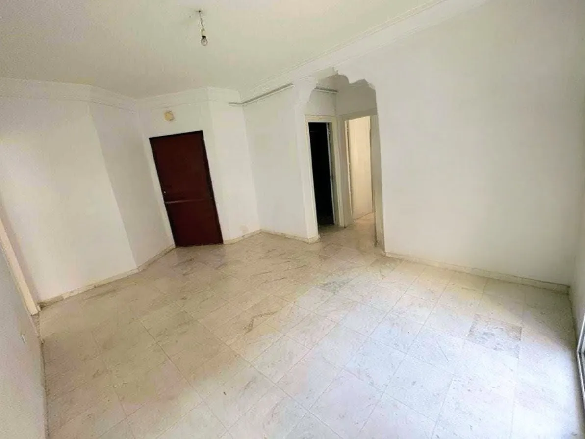 A vendre Appartement S1 aouina cité wahat avec place parking sous-sol