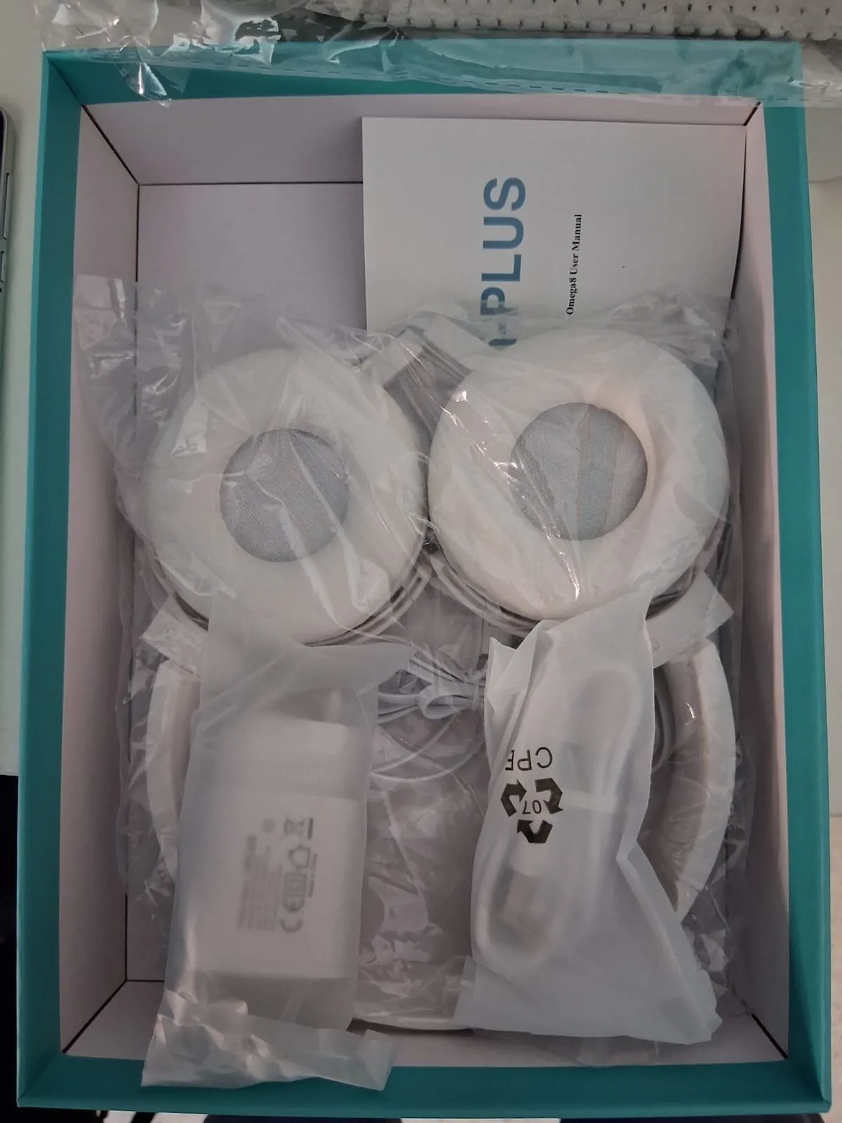 Tablette I-PLUS OMEGA8 jdida mouch mosta3mla +Cage + Casque Tel: 46290297 sousse-hergla