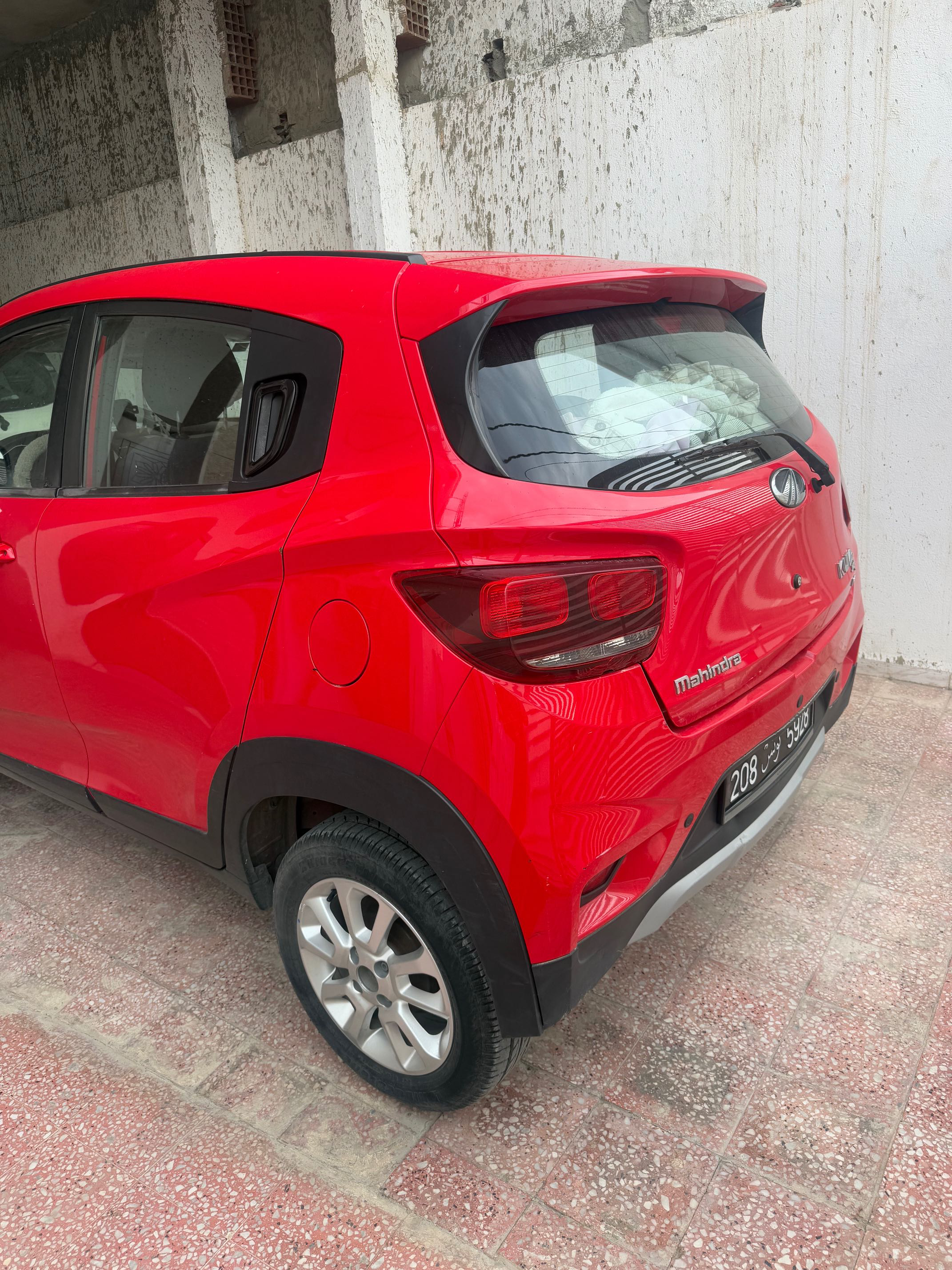 Mahindra kuv100 k8 neuf 