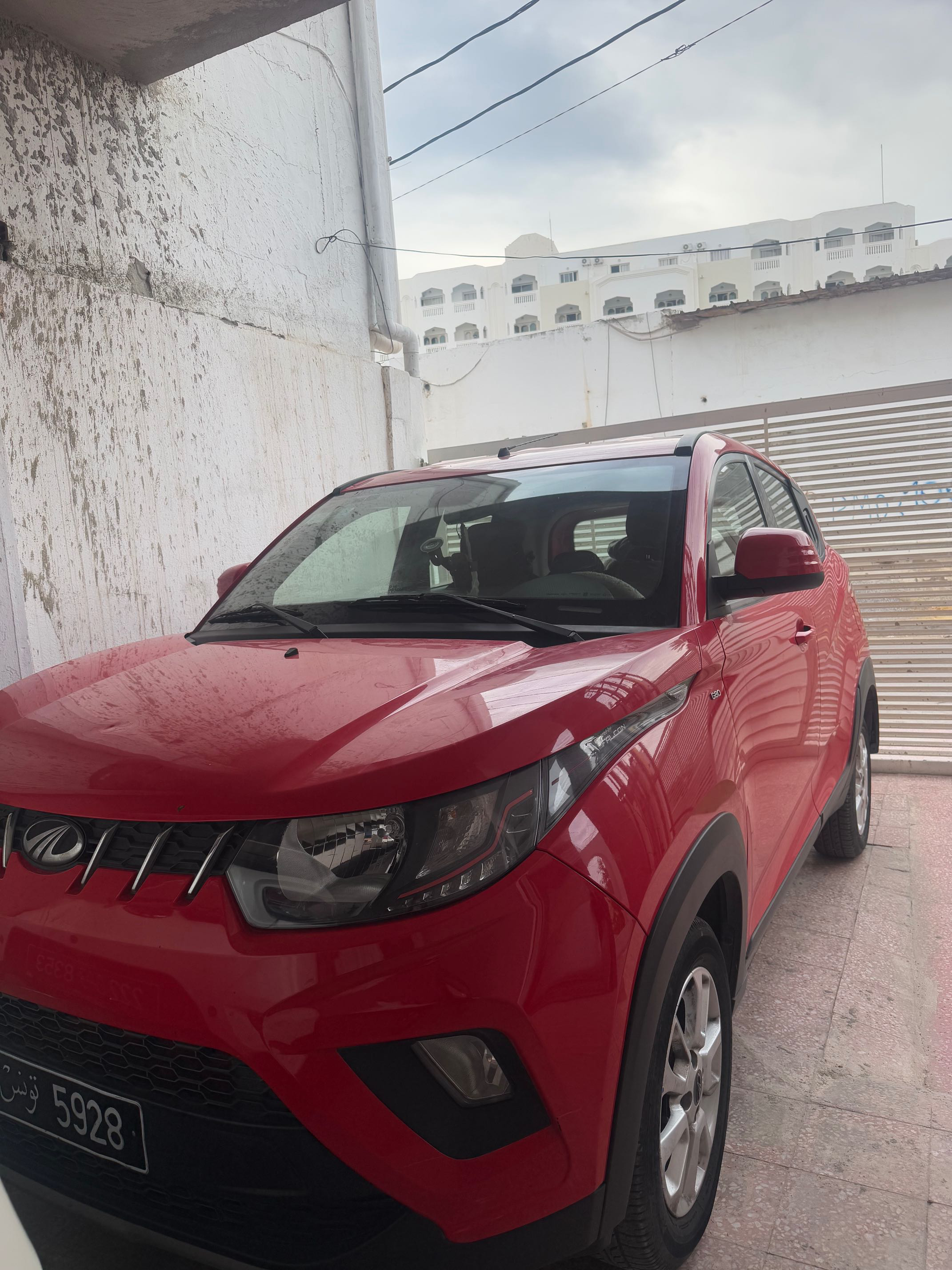 Mahindra kuv100 k8 neuf 
