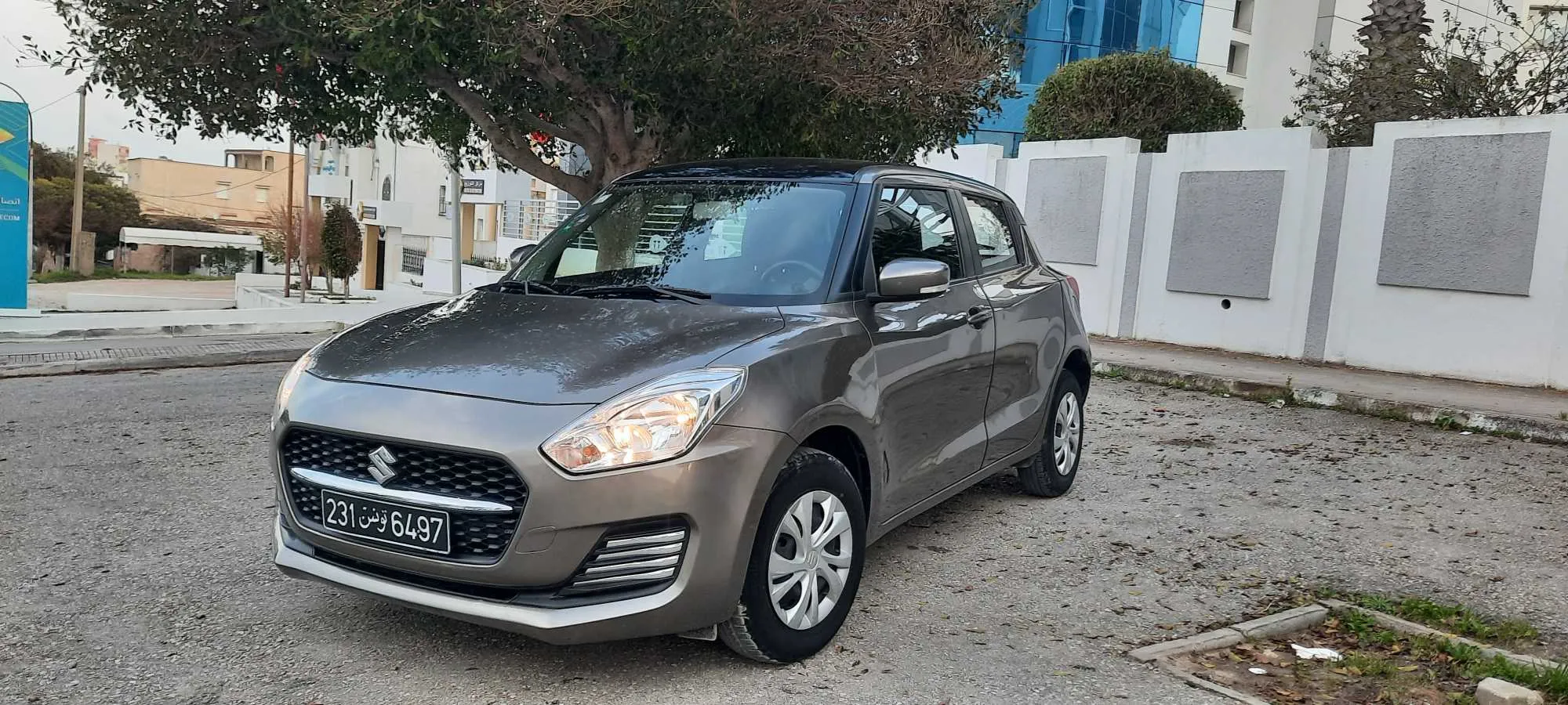 Suzuki swift 4cylindres 5cv essence 1.2L km :86000 Tl:28431642