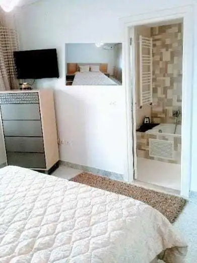 Particulier L Apt S4 meublé Neuf Cité wahat pour étranger 