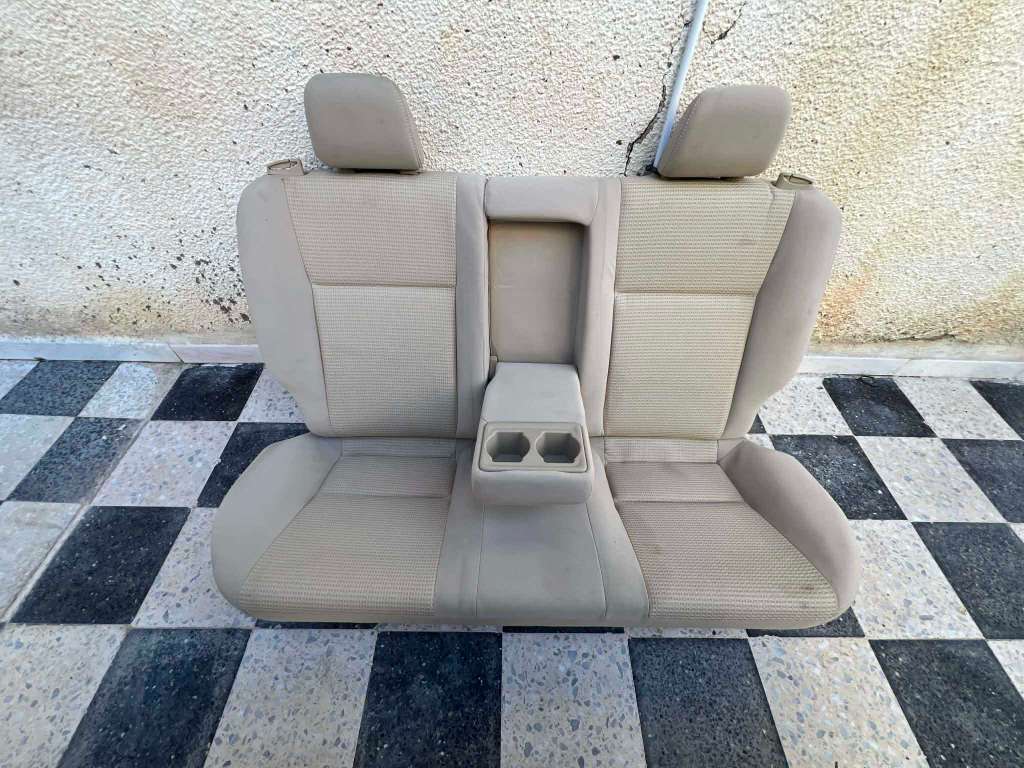 Salon. Toyouta Yaris قطع غيار و