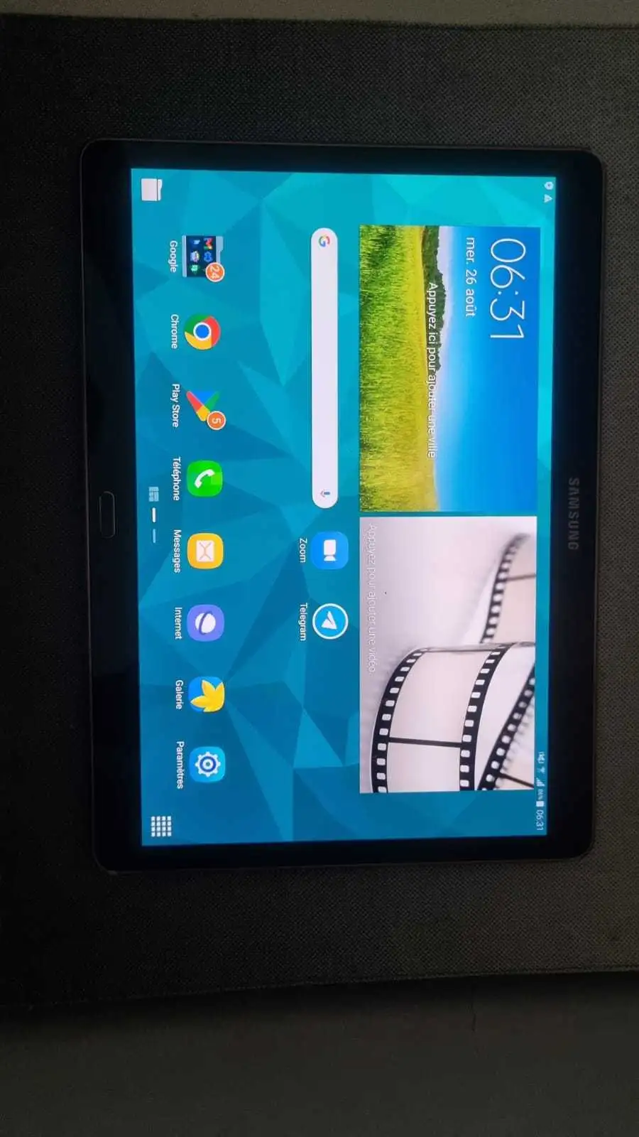 Tablette à vendre