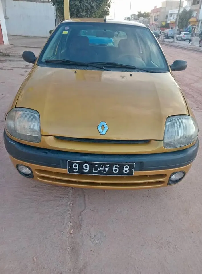 Clio Bombe