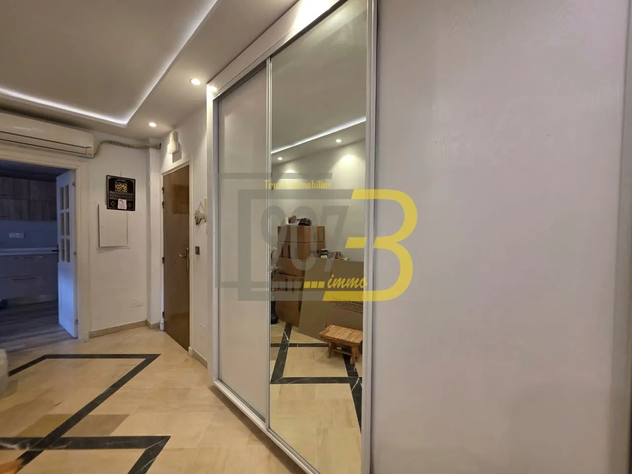 A vendre un appartement s+3 à cité Ennasr