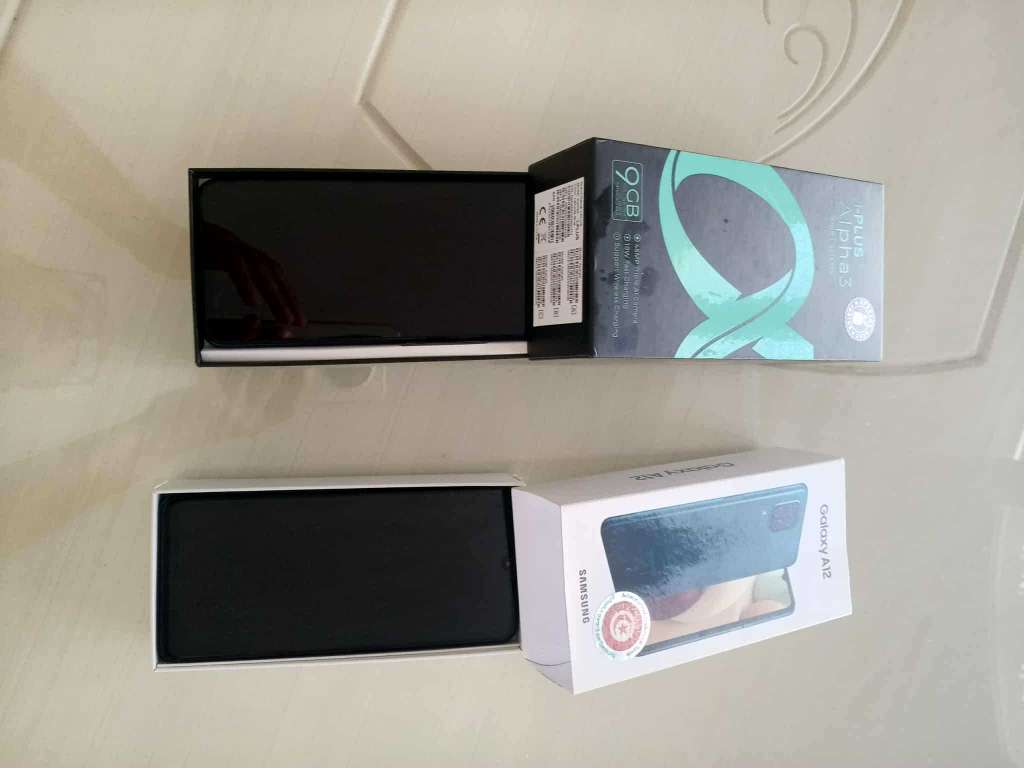 Vente de deux téléphones ensemble