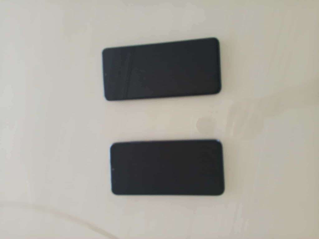 Vente de deux téléphones ensemble
