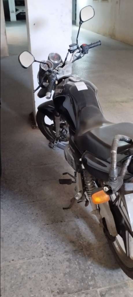 Moto suzuki EN125-2A