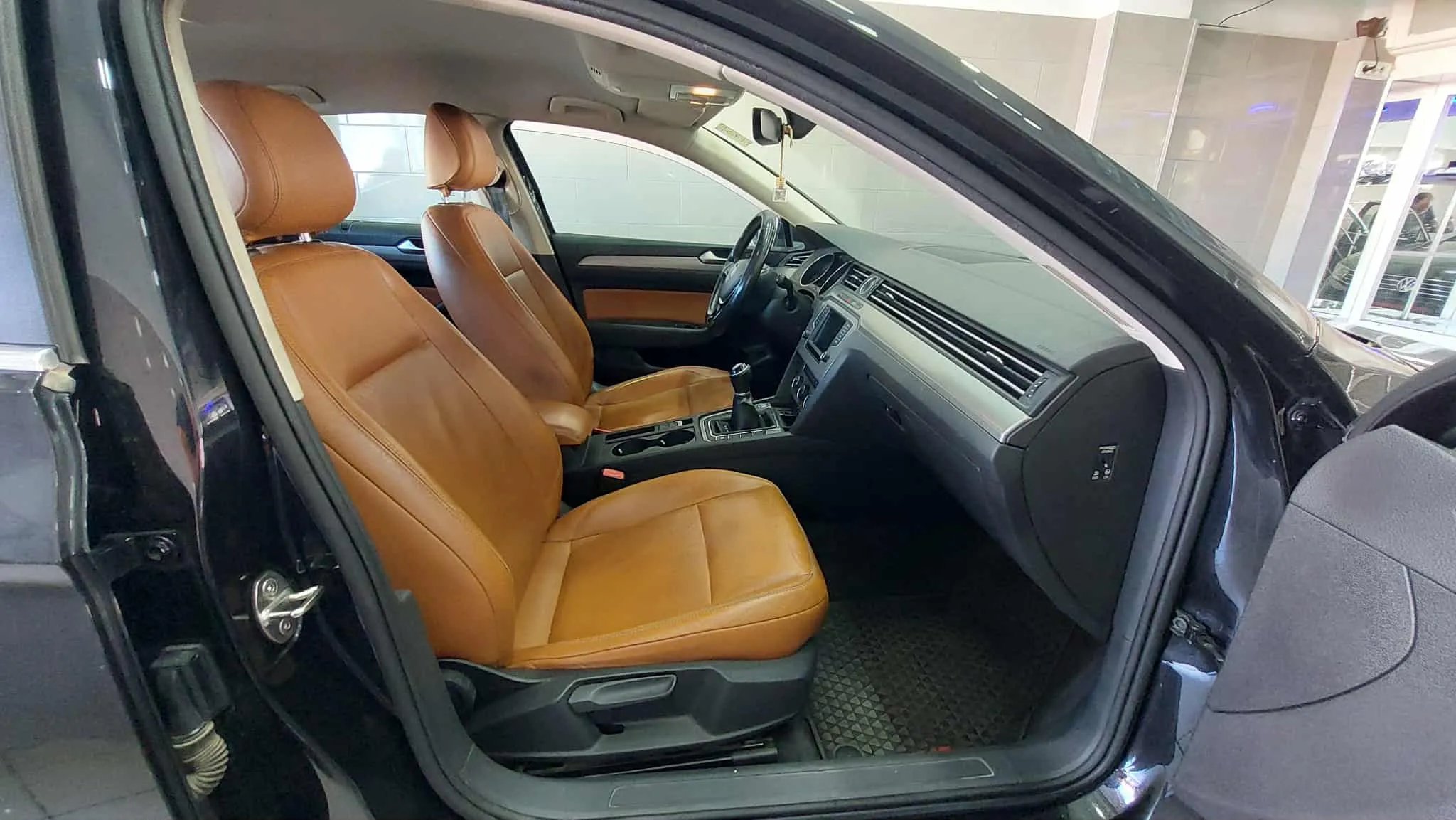Passat 1.4-2017-Tel 98479647-21140009