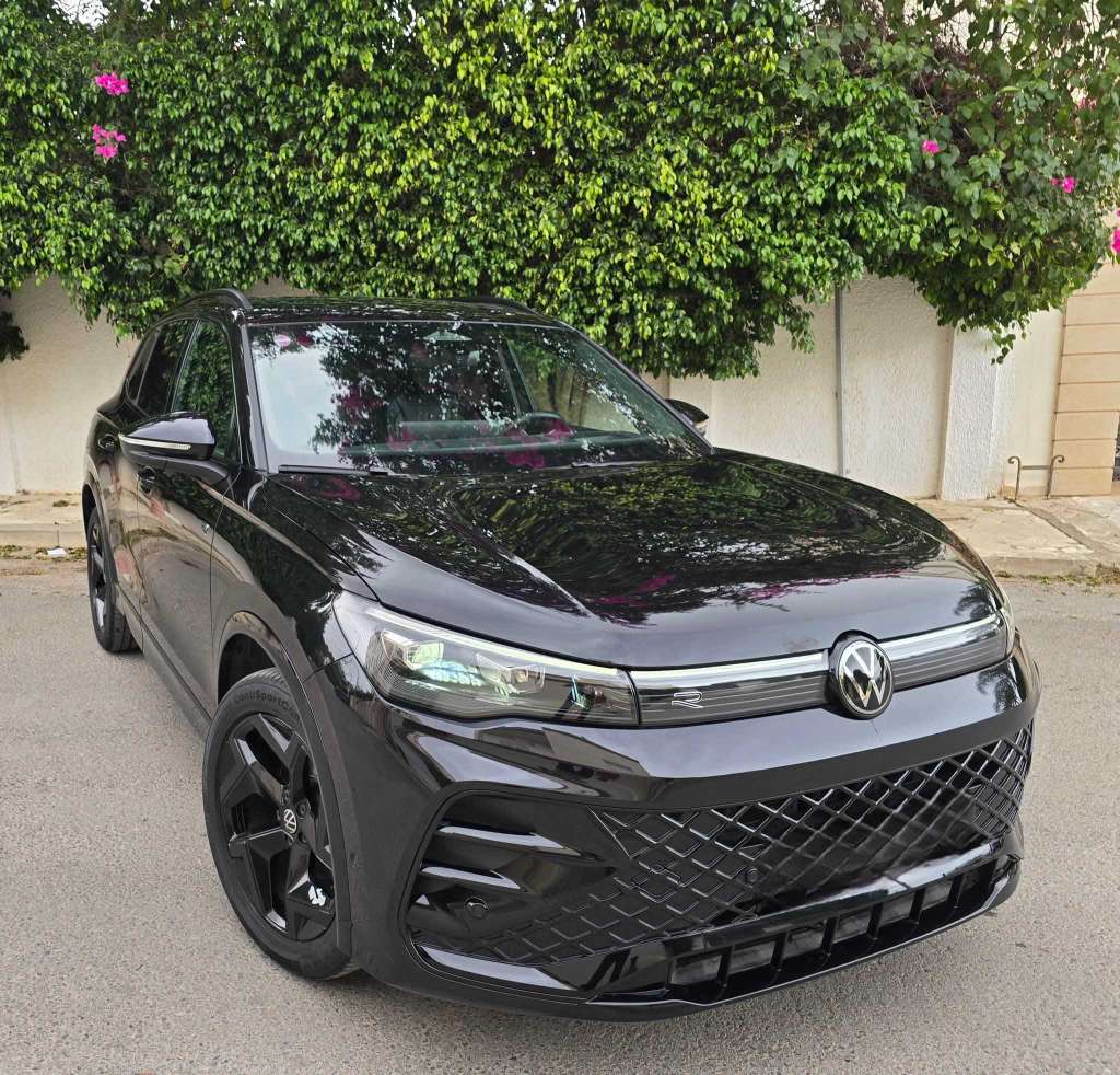 🚘 Volkswagen Tiguan R Line 2024 40.000km 🚘
          🔁 on accepte l échange des voitures
     