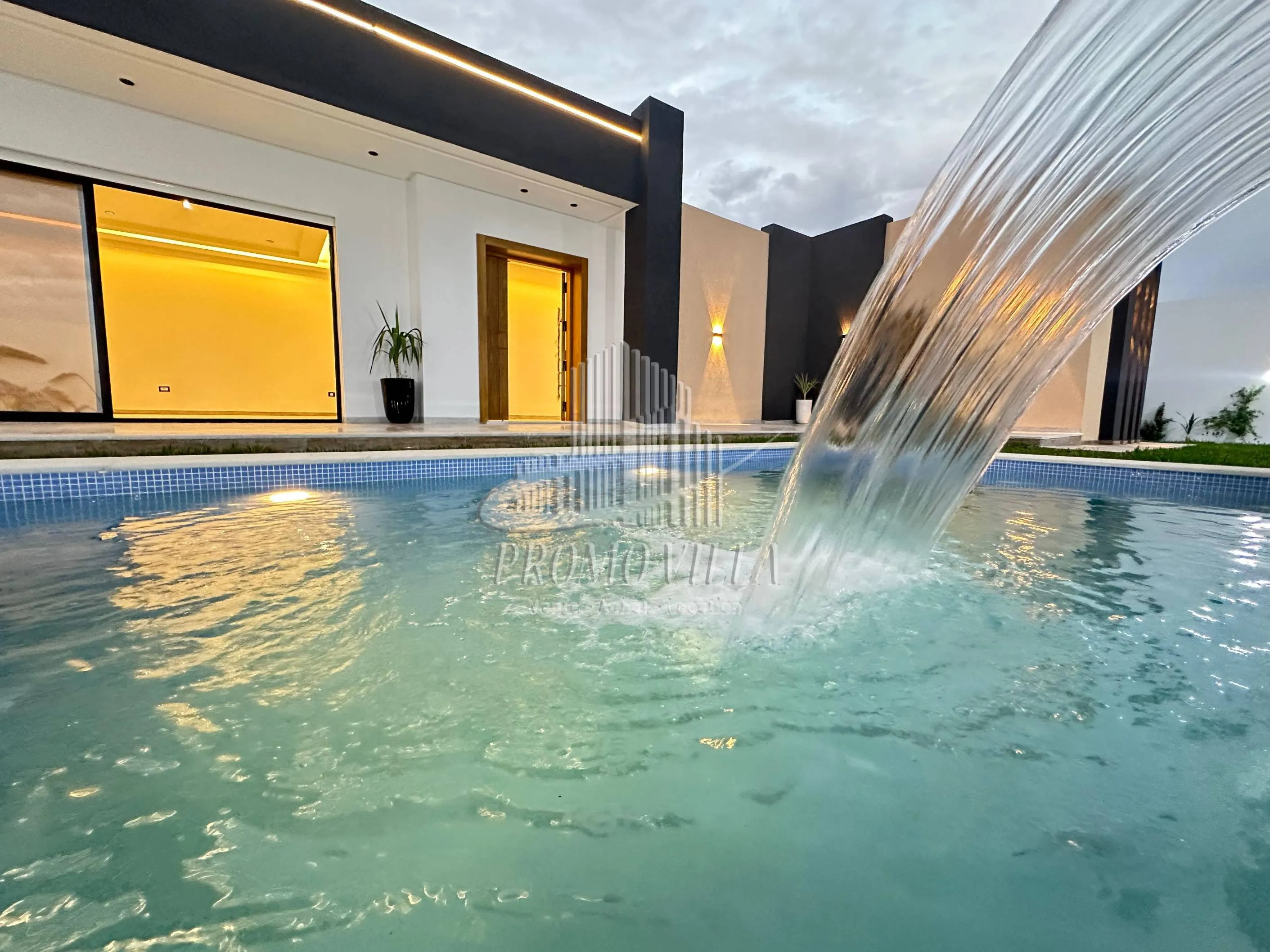 villa plein pieds avec piscine nouvellement construite