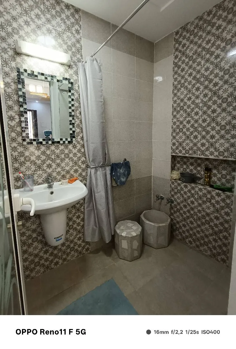 a vendre une maison avec un studio indépendant
