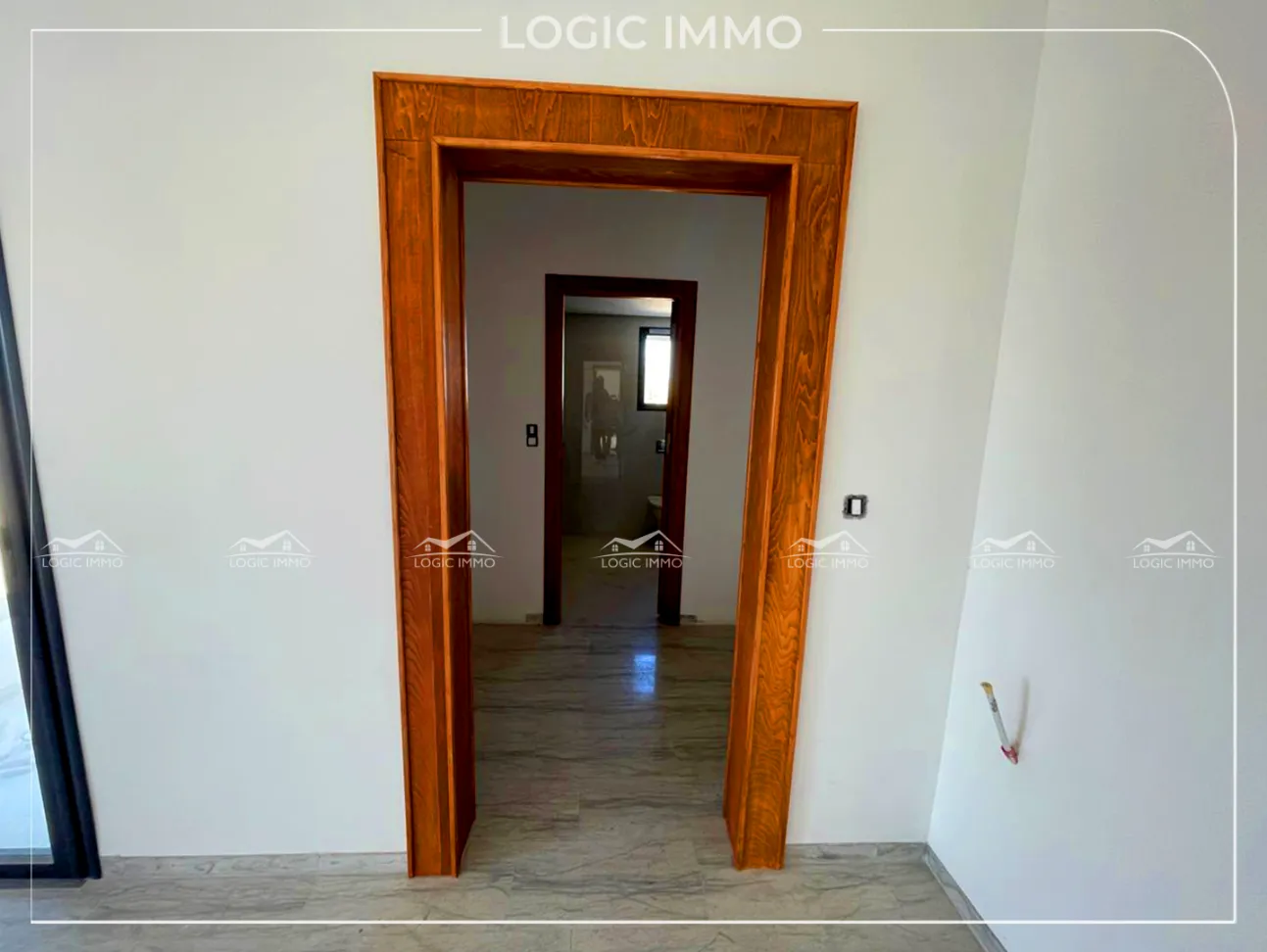 Nous vous proposons à la vente une Villa S+4 située à sidi hamed Hammamet