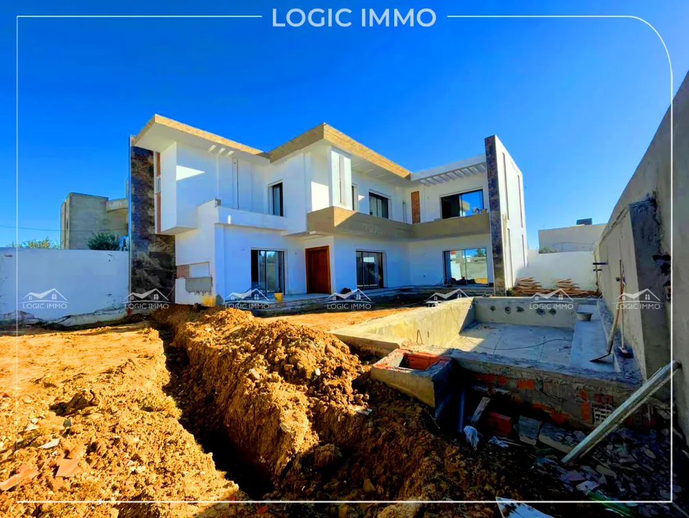 Nous vous proposons à la vente une Villa S+4 située à sidi hamed Hammamet
