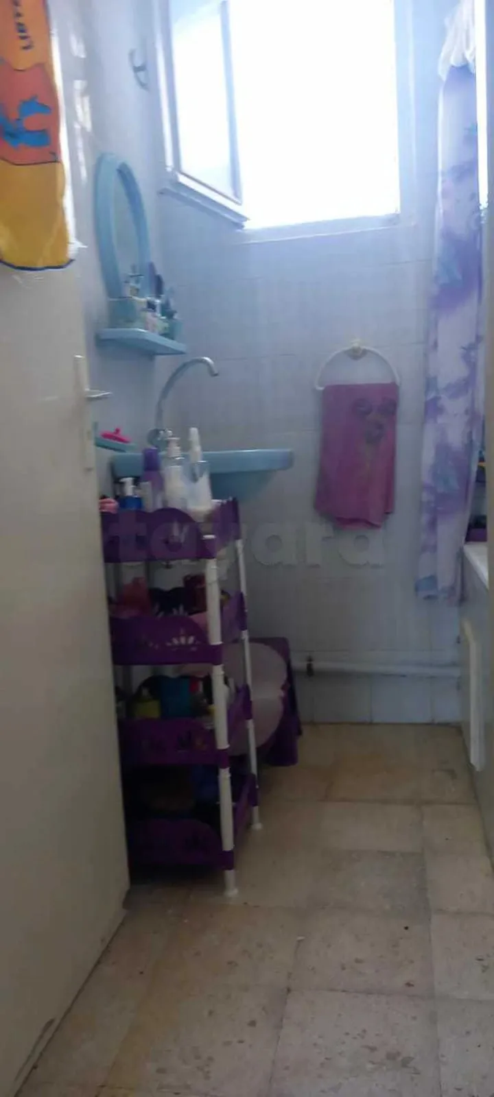 un appartement s+2 au 3éme étage (sans ascenseur)a louer a Ksar Said En face La moquée