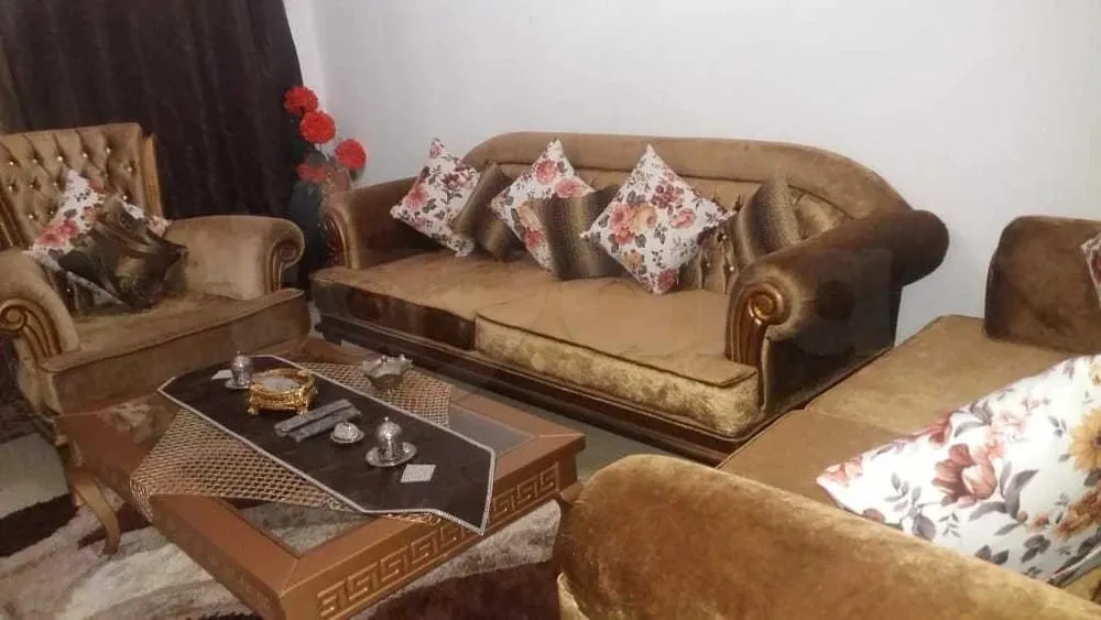 un appartement s+2 au 3éme étage (sans ascenseur)a louer a Ksar Said En face La moquée