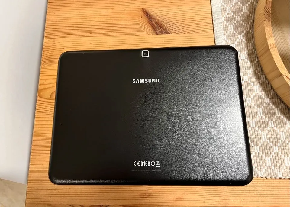 SAMSUNG Galaxy Tab 4