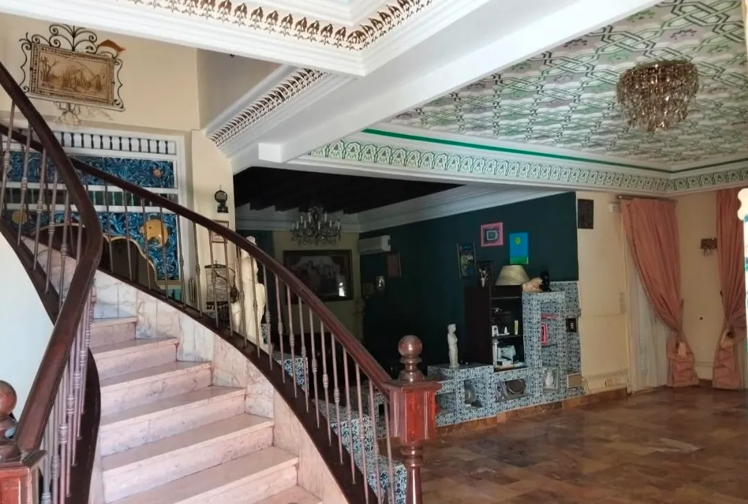 villa s+2 4000 m² à Chott Meriem 