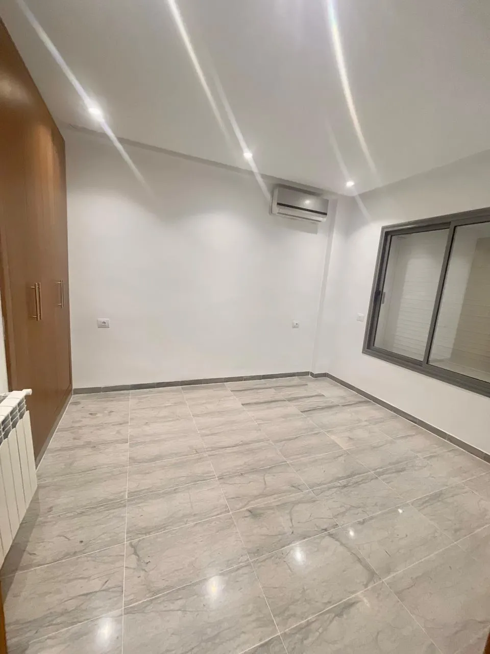  À LOUER | Appartement S+3  Jamais habité à  Ennaser 2