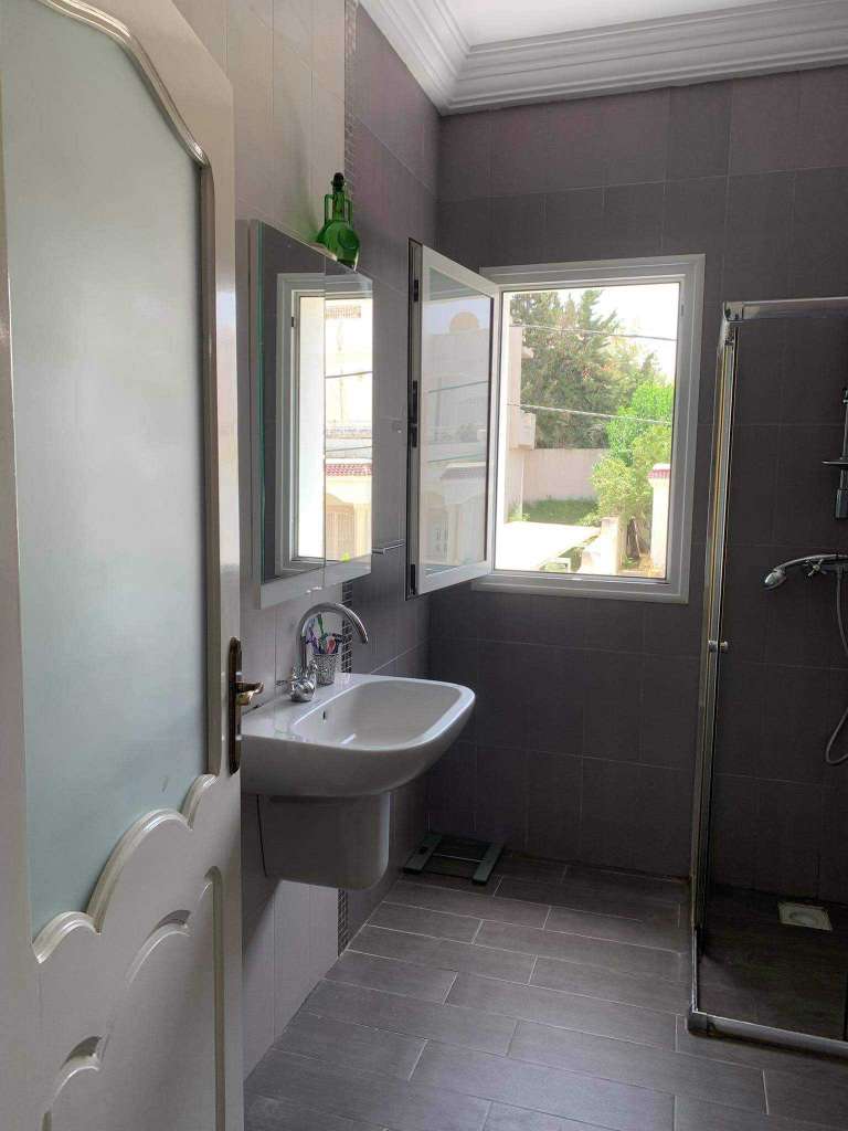A vendre une villa à Manar 1