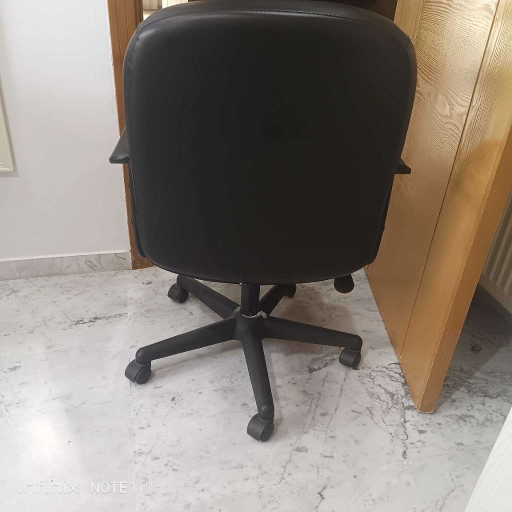 Chaise de bureau roulante 