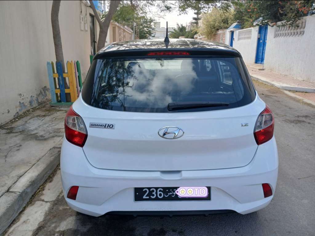 HYUNDAI GRANDE i10 ESSENCE Tel 24 313 594 