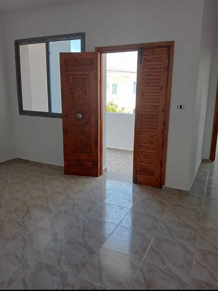  un appartement s+1 vide au 1er étage a louer situé a Bardo Fatouma Bourguiba
