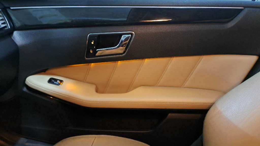 Mercedes E200