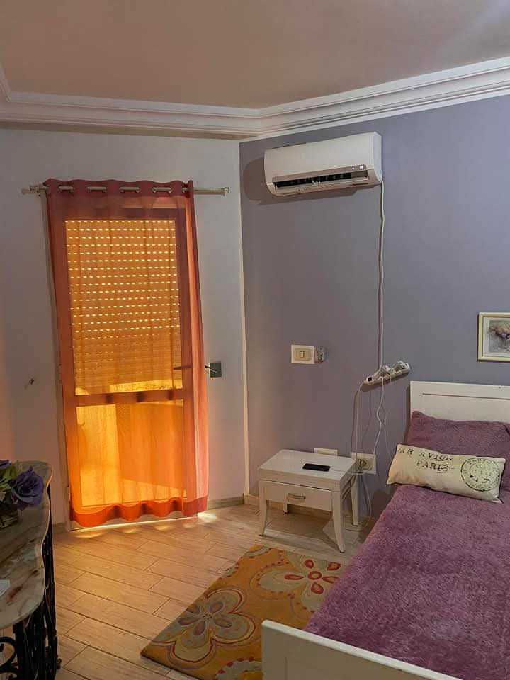 Apprt s1 meuble a louer a khzema pour année scolaire 
Prix 900 dt 
Tél 94 788 011